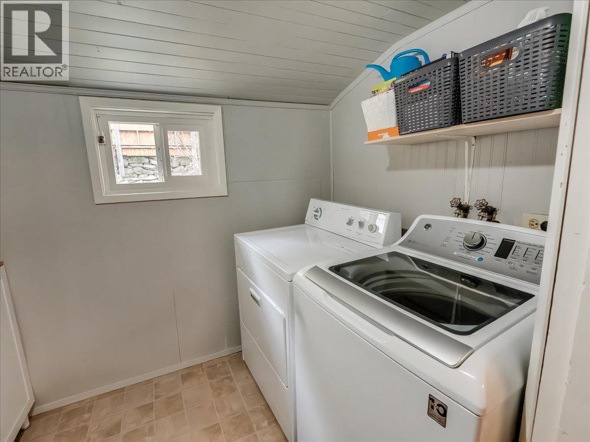 2006 Daniel Street, Trail, British Columbia  V1R 4G9 - Photo 24 - 10382701