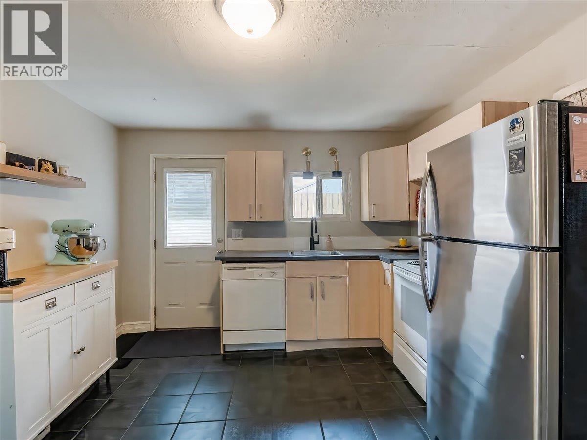 2006 Daniel Street, Trail, British Columbia  V1R 4G9 - Photo 21 - 10382701