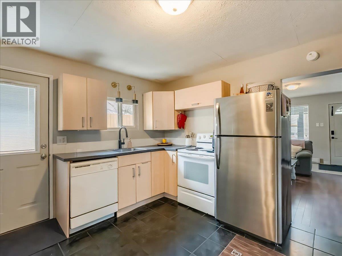 2006 Daniel Street, Trail, British Columbia  V1R 4G9 - Photo 18 - 10382701