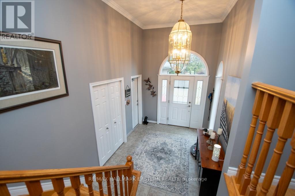 4 Huntingwood Crescent, Kawartha Lakes, Ontario  K0M 1A0 - Photo 3 - X12997250