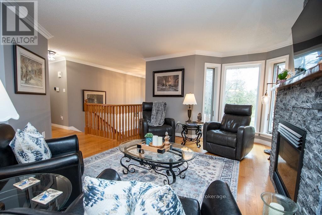 4 Huntingwood Crescent, Kawartha Lakes, Ontario  K0M 1A0 - Photo 6 - X12997250