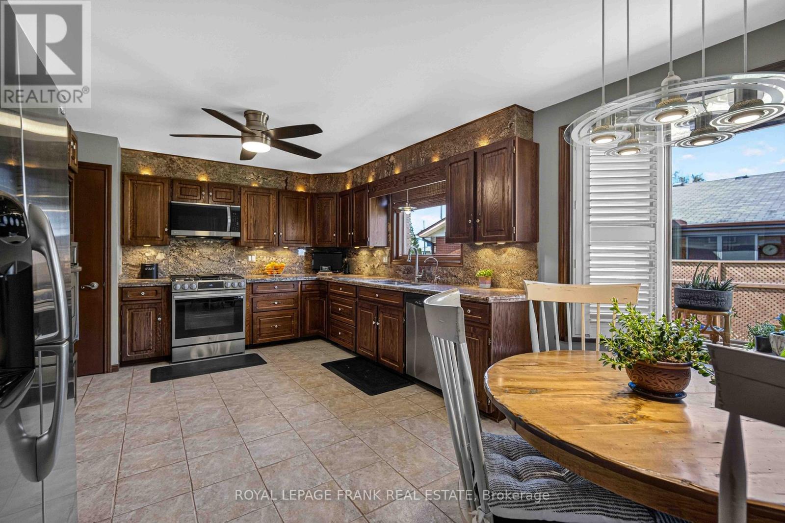 832 Parkhill Road W, Peterborough, Ontario  K9J 6P1 - Photo 13 - X12997276