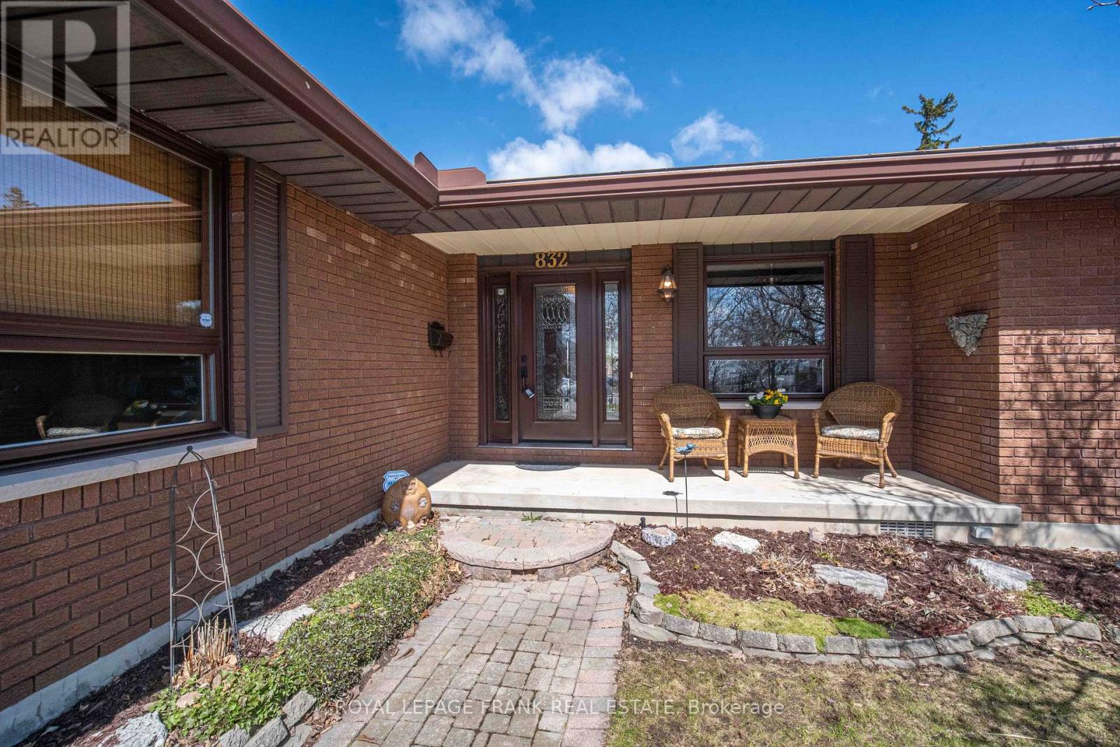 832 Parkhill Road W, Peterborough, Ontario  K9J 6P1 - Photo 2 - X12997276