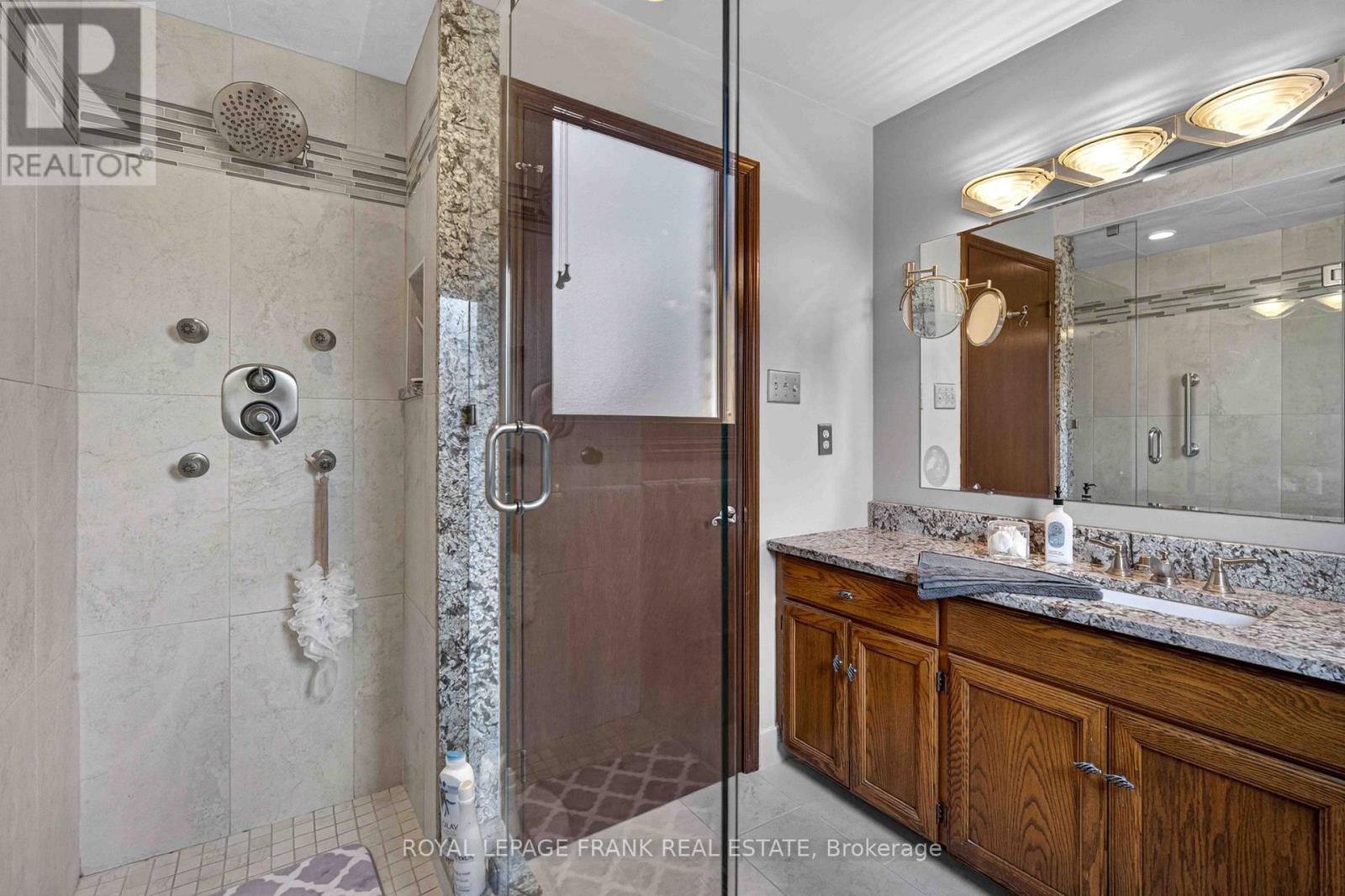 832 Parkhill Road W, Peterborough, Ontario  K9J 6P1 - Photo 21 - X12997276