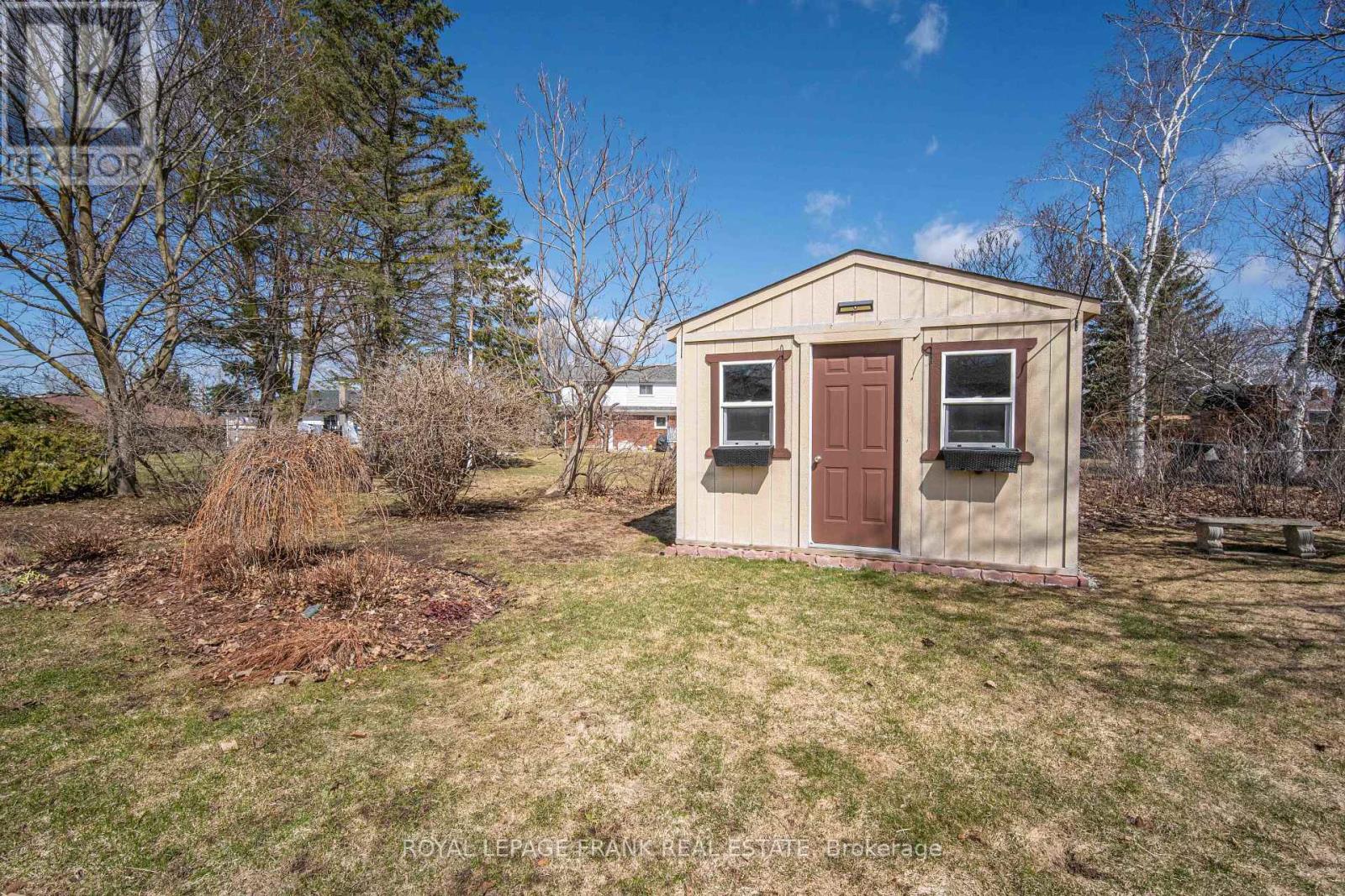 832 Parkhill Road W, Peterborough, Ontario  K9J 6P1 - Photo 35 - X12997276