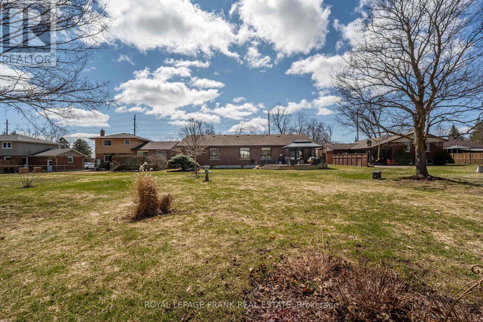 832 Parkhill Road W, Peterborough, Ontario  K9J 6P1 - Photo 36 - X12997276