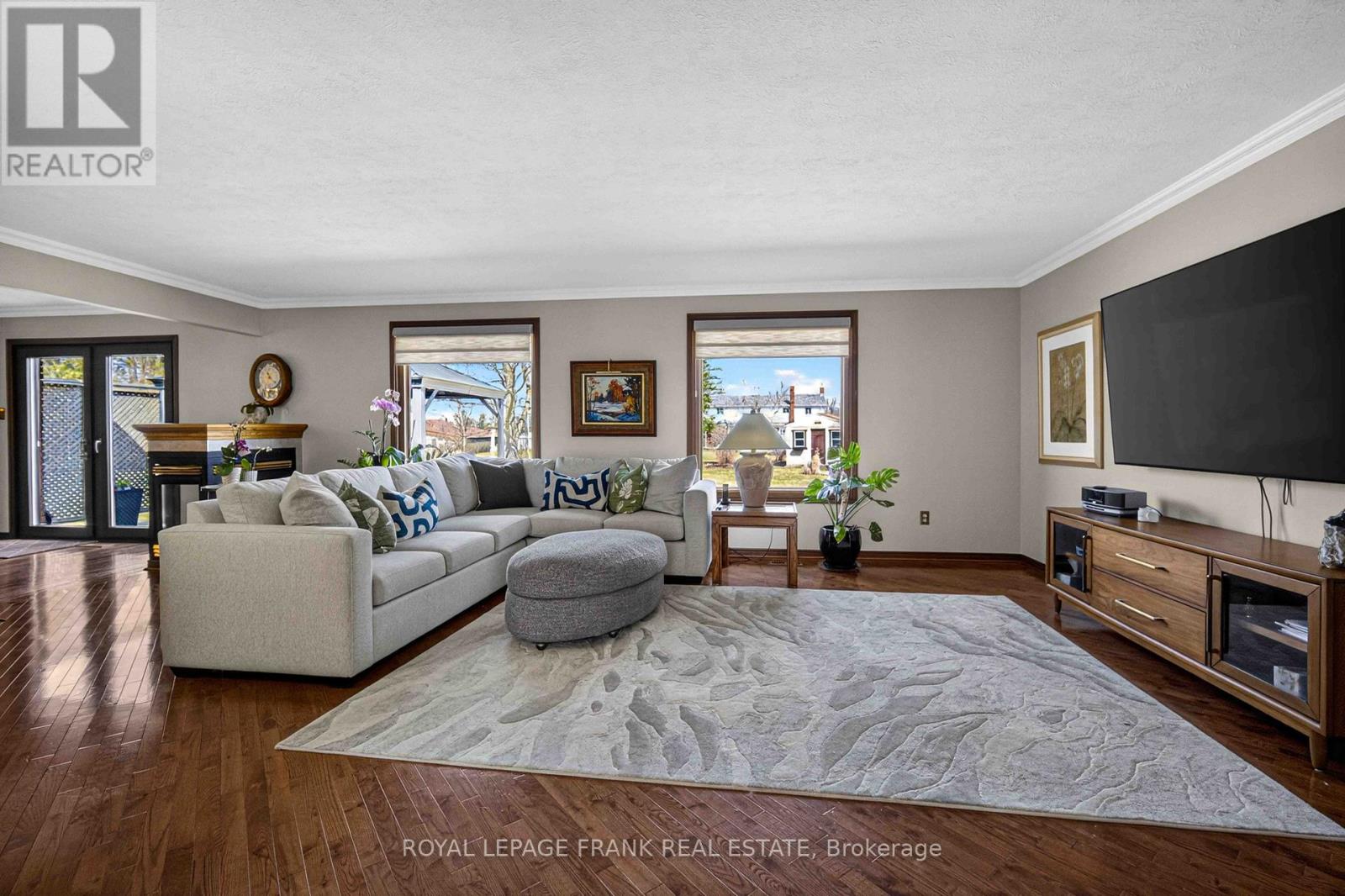 832 Parkhill Road W, Peterborough, Ontario  K9J 6P1 - Photo 6 - X12997276