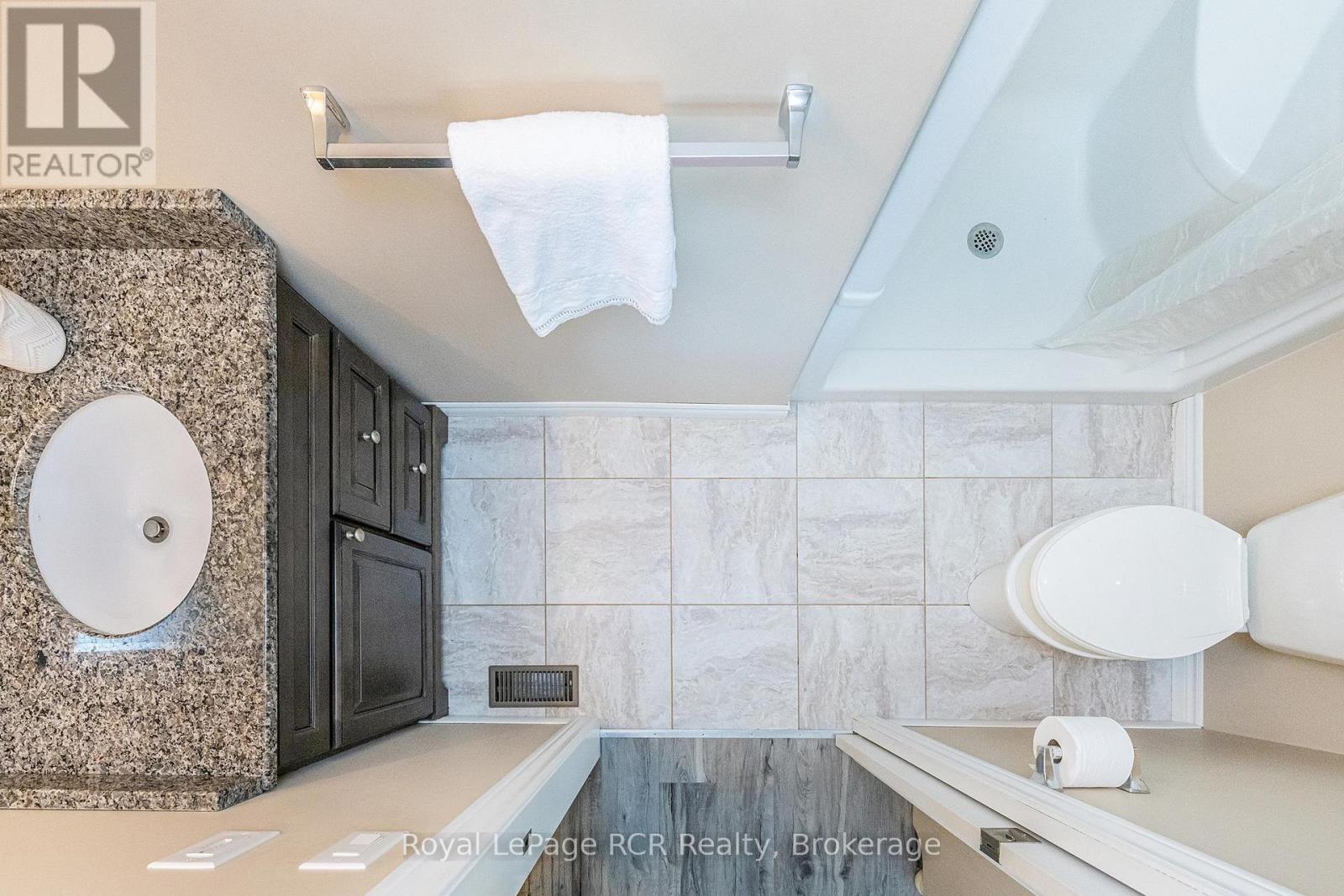 760 16th Street, Hanover, Ontario  N4N 3W8 - Photo 13 - X12997070