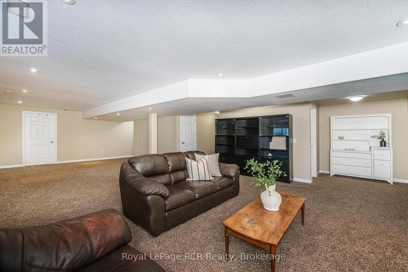 760 16th Street, Hanover, Ontario  N4N 3W8 - Photo 18 - X12997070