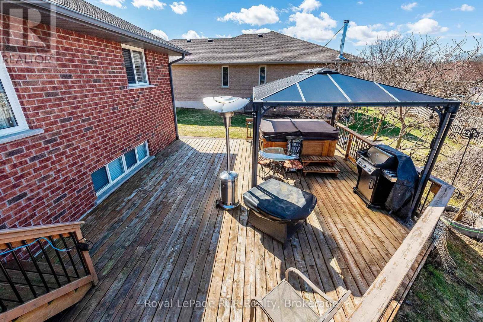 760 16th Street, Hanover, Ontario  N4N 3W8 - Photo 24 - X12997070