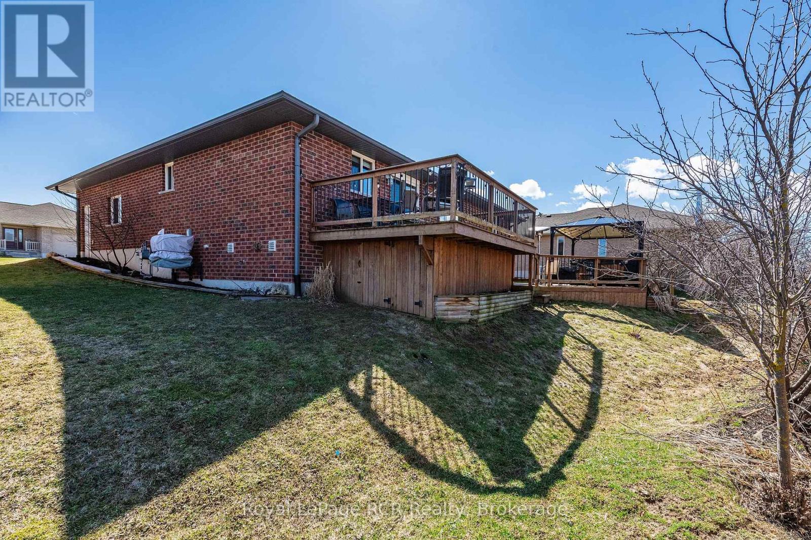 760 16th Street, Hanover, Ontario  N4N 3W8 - Photo 25 - X12997070