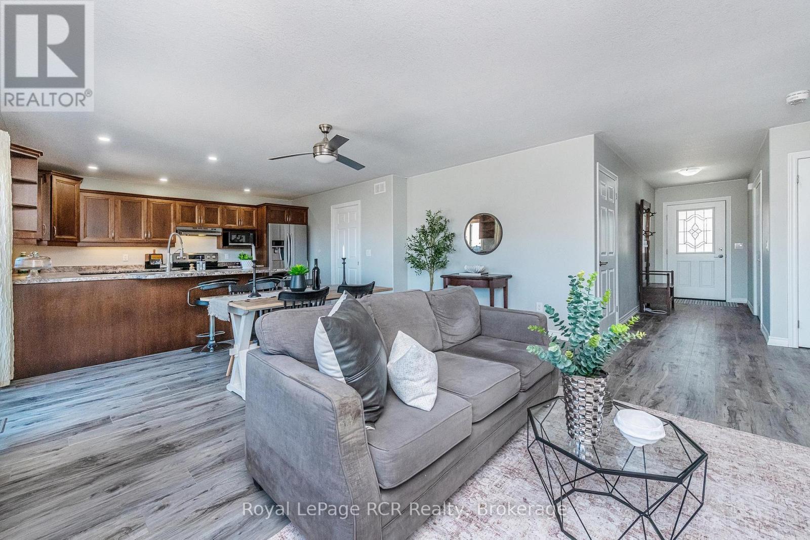 760 16th Street, Hanover, Ontario  N4N 3W8 - Photo 4 - X12997070