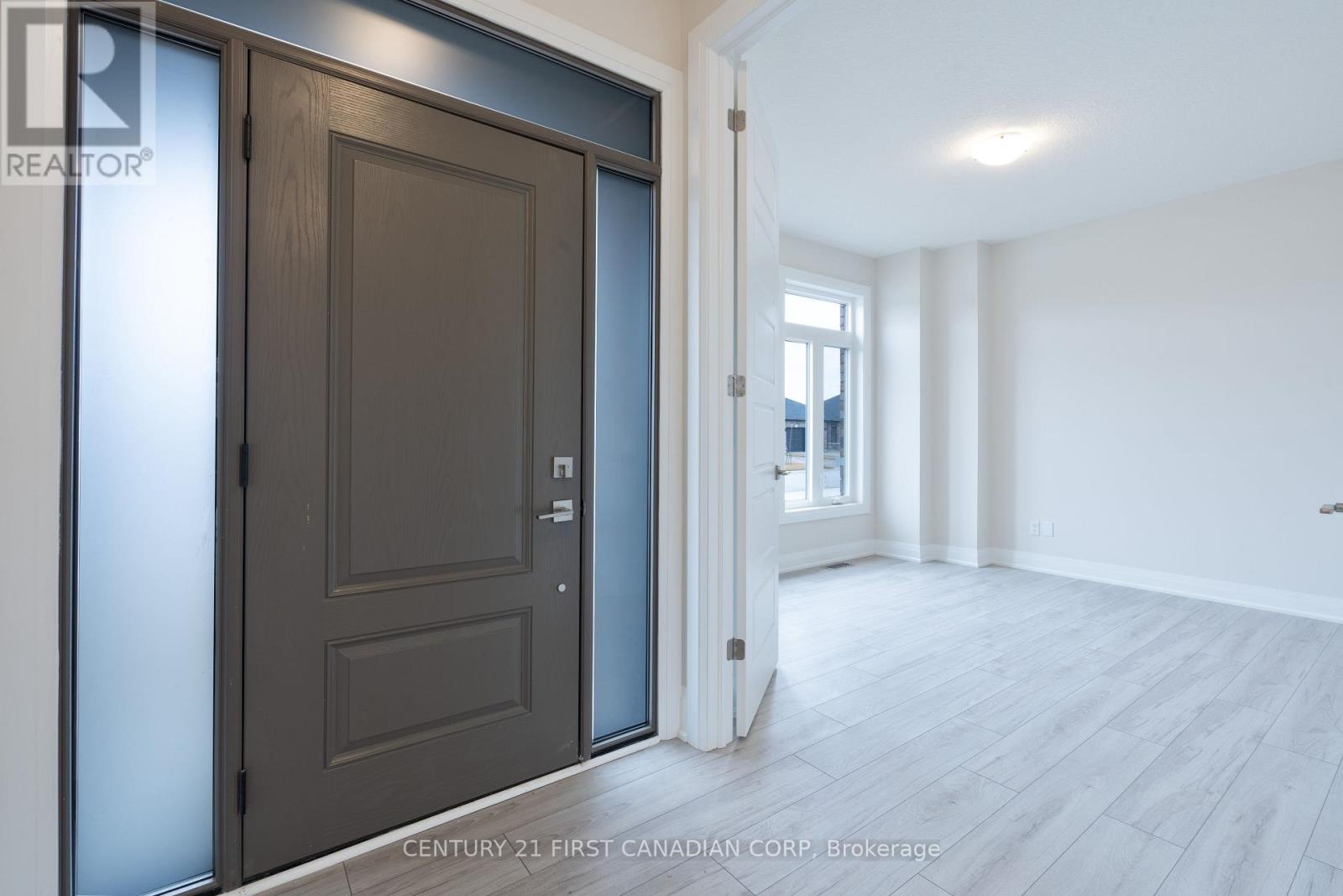 241 Leitch Street, Dutton/dunwich, Ontario  N0L 1J0 - Photo 3 - X12996994