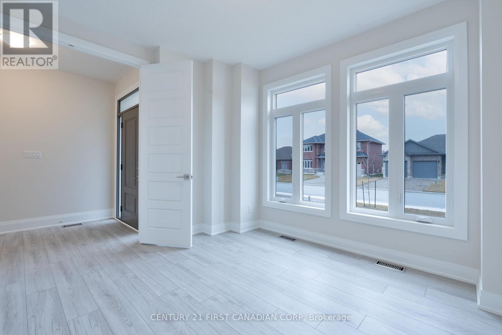 241 Leitch Street, Dutton/dunwich, Ontario  N0L 1J0 - Photo 4 - X12996994