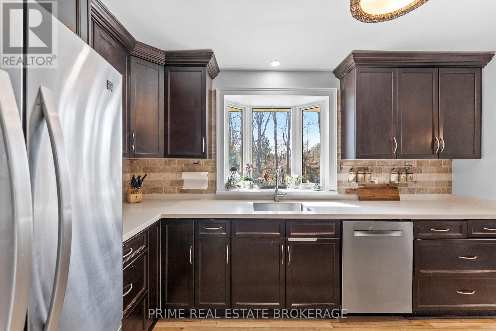 8 Cramston Crescent, London North, Ontario  N6H 3A4 - Photo 11 - X12997194