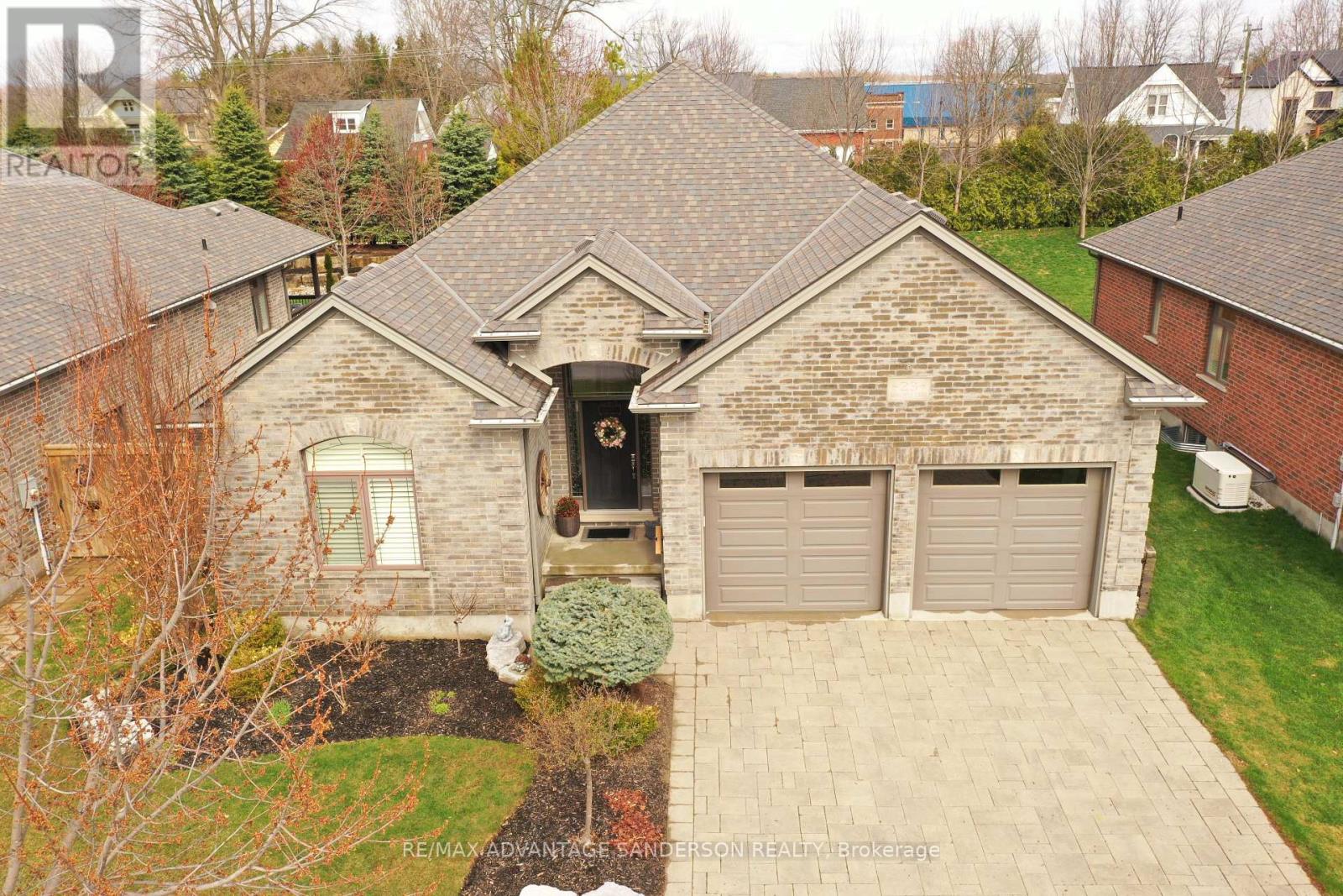 23 MAYAPPLE CRESCENT, Middlesex Centre, Ontario
