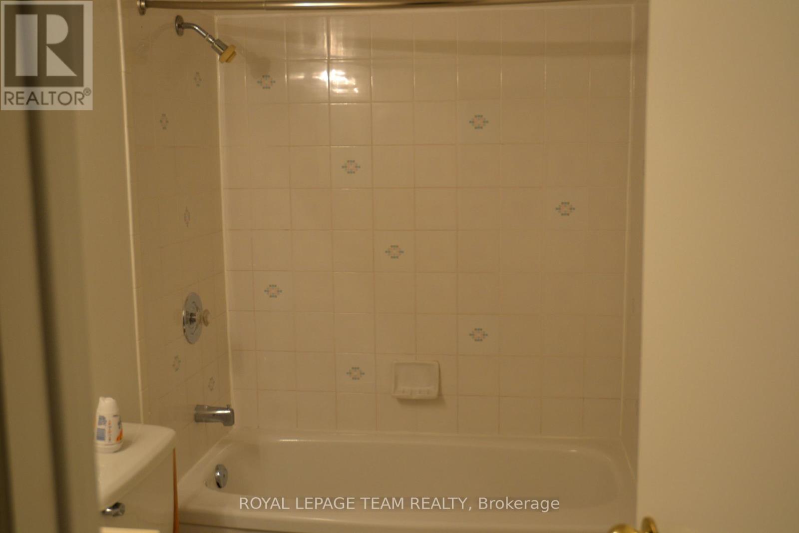 4 - 1089 North River Road, Ottawa, Ontario K1K 3W1 - Photo 11 - X12997044