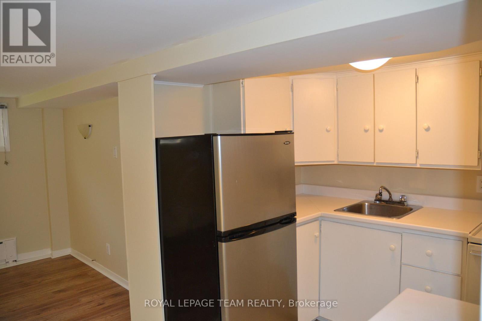 4 - 1089 North River Road, Ottawa, Ontario K1K 3W1 - Photo 7 - X12997044