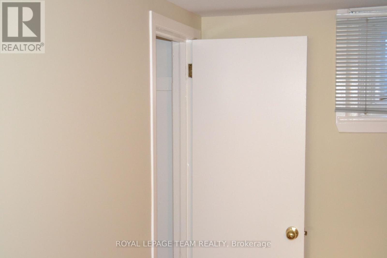 4 - 1089 North River Road, Ottawa, Ontario K1K 3W1 - Photo 9 - X12997044