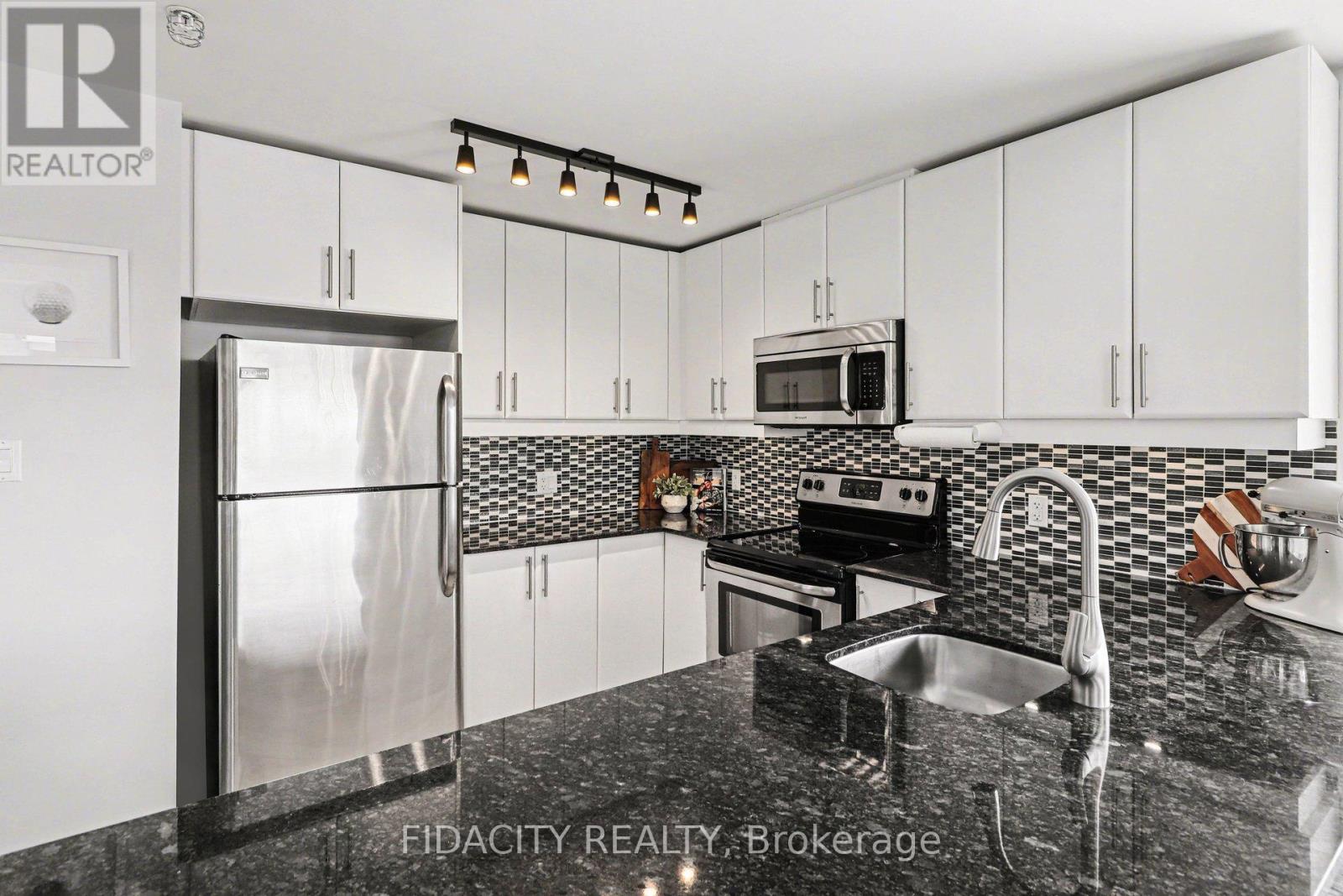 302 - 225 Winterfell Private, Ottawa, Ontario  K1G 4J1 - Photo 18 - X12997052