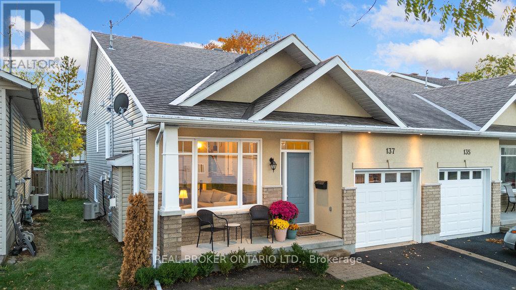 137 Elizabeth Street, Carleton Place, Ontario K7C 2V9 - Photo 2 - X12997138