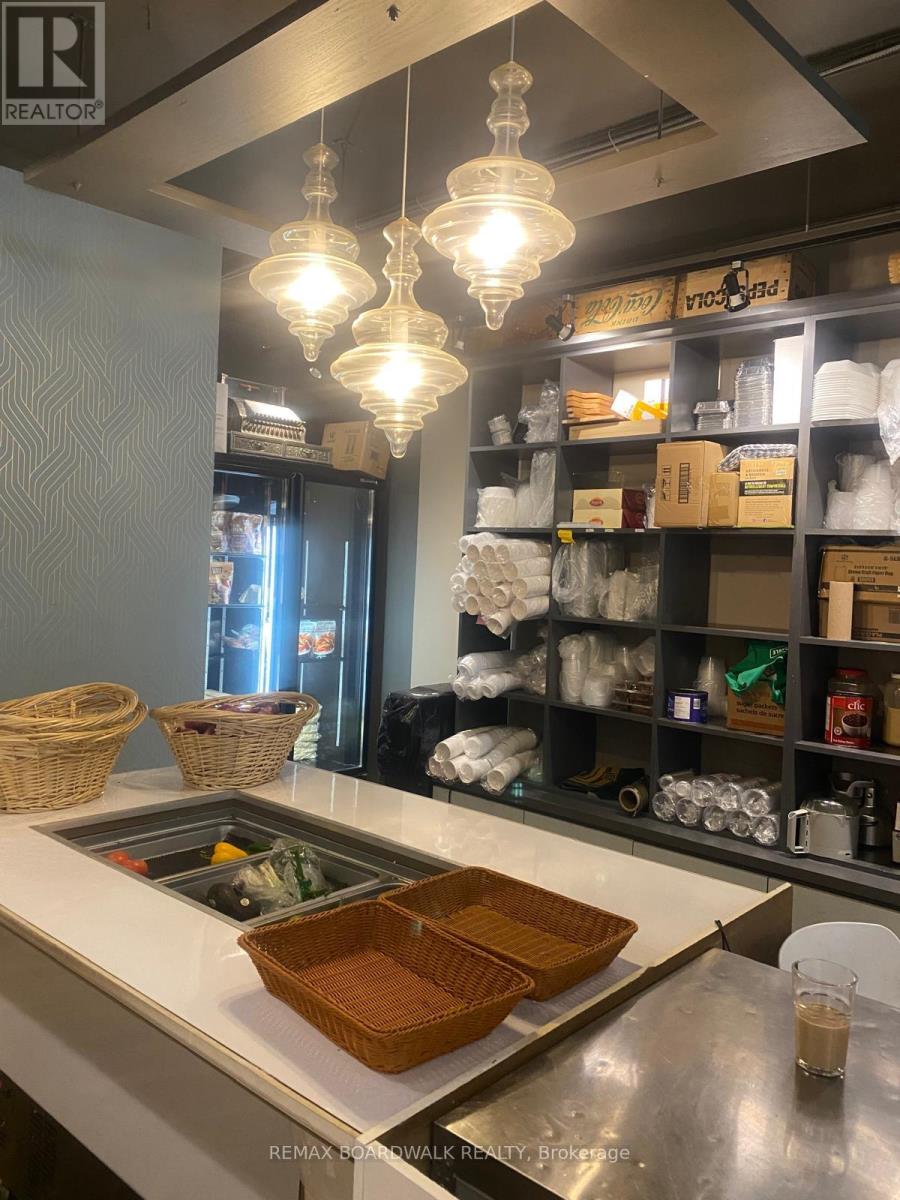 296 Somerset Street E, Ottawa, Ontario  K1N 6W1 - Photo 10 - X12997166