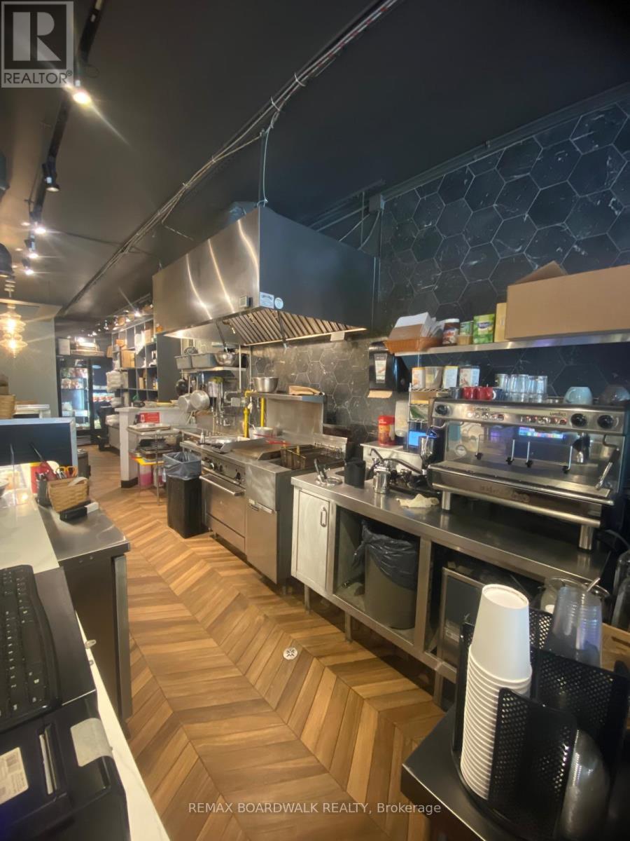 296 Somerset Street E, Ottawa, Ontario  K1N 6W1 - Photo 14 - X12997166