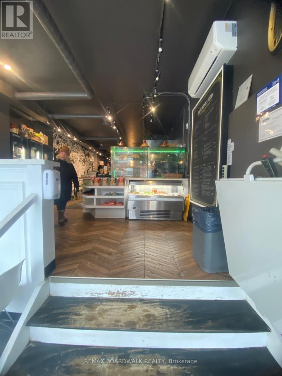 296 Somerset Street E, Ottawa, Ontario  K1N 6W1 - Photo 4 - X12997166