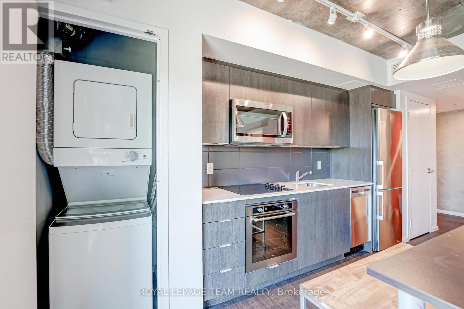 703 - 105 Champagne Street S, Ottawa, Ontario  K1S 5E5 - Photo 2 - X12997202