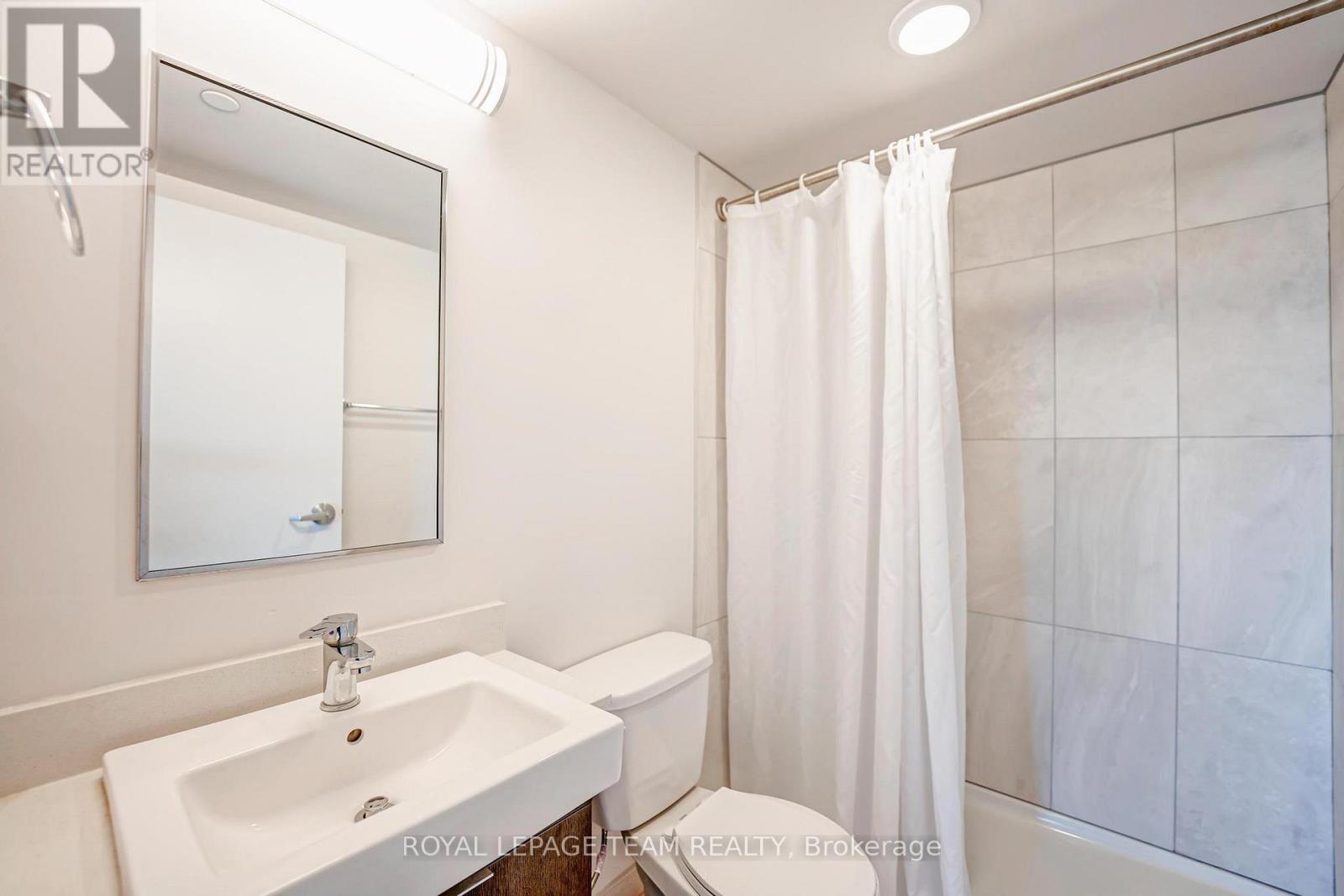 703 - 105 Champagne Street S, Ottawa, Ontario  K1S 5E5 - Photo 7 - X12997202