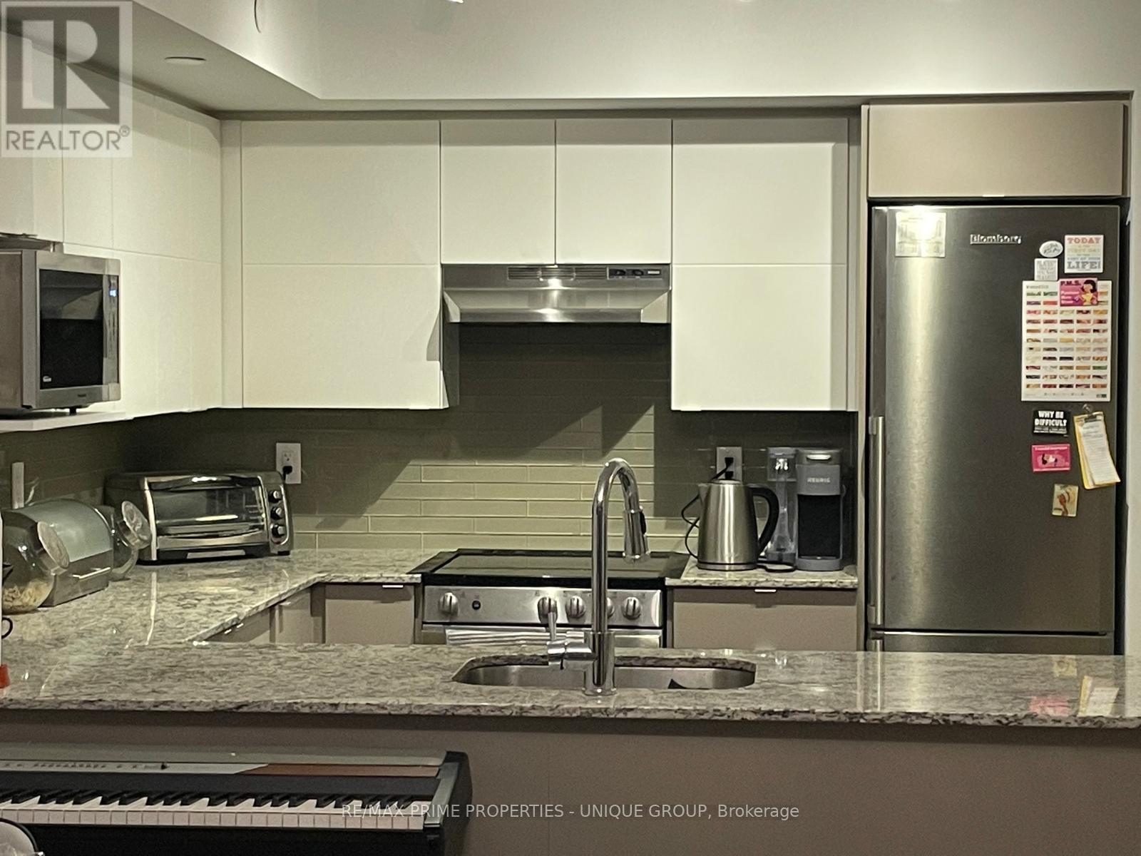 116 Varna Drive, Toronto, Ontario  M6H 0C8 - Photo 4 - C12987652