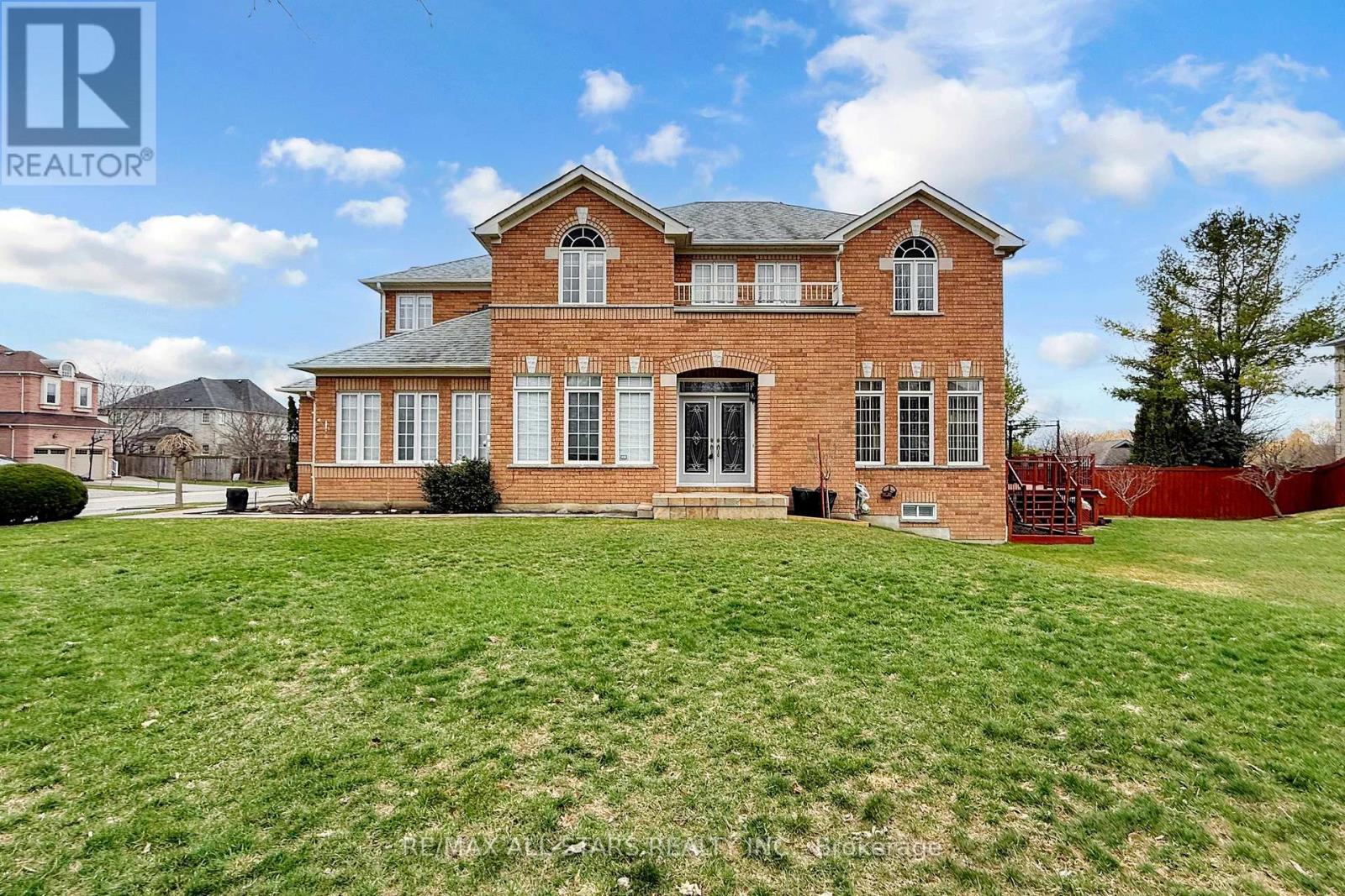 75 Gloria Crescent, Whitby, Ontario  L1P 1V3 - Photo 3 - E12996416