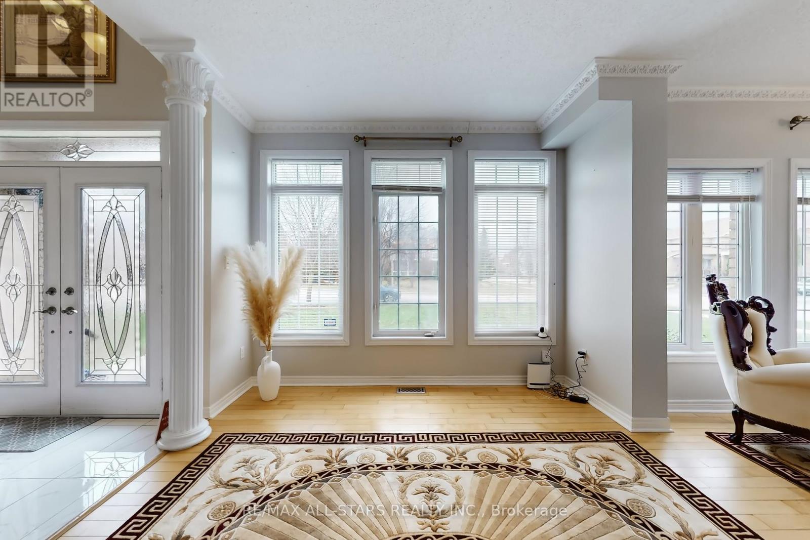 75 Gloria Crescent, Whitby, Ontario  L1P 1V3 - Photo 9 - E12996416