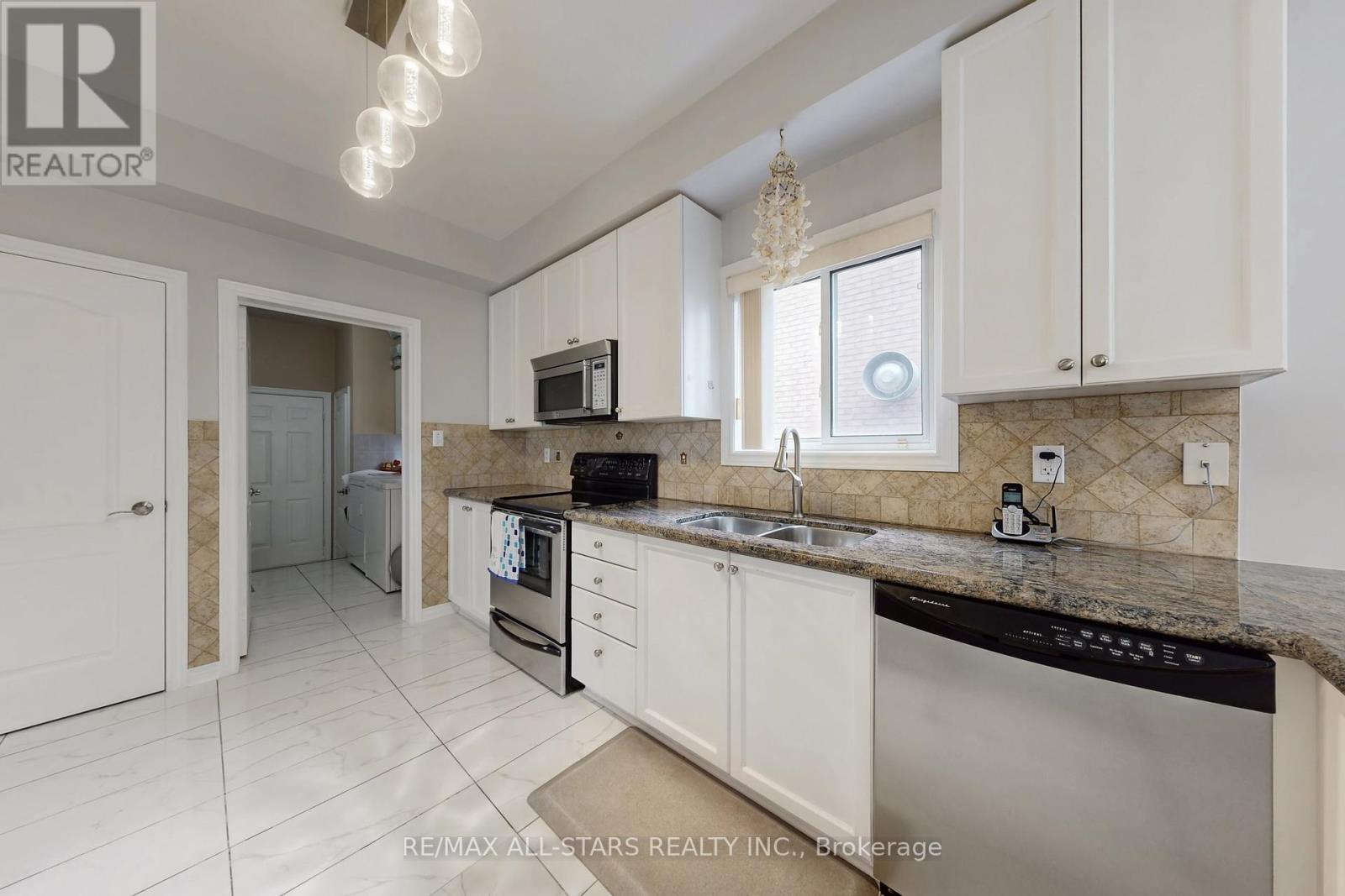 75 Gloria Crescent, Whitby, Ontario  L1P 1V3 - Photo 17 - E12996416