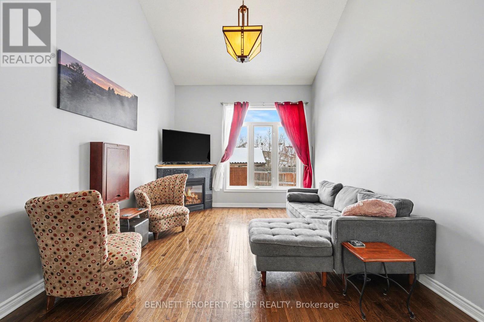 366 Grey Seal Circle, Ottawa, Ontario K1V 2H5 - Photo 2 - X12913660