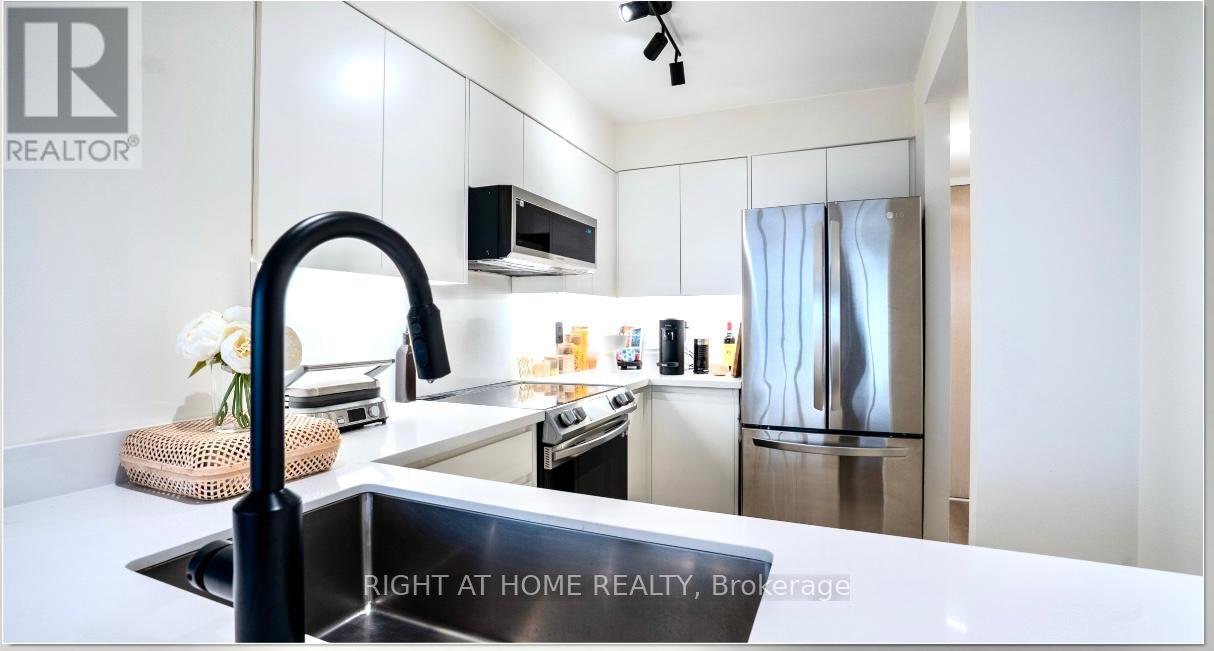 1705 - 50 Eglinton Avenue, Mississauga, Ontario  L5R 3P5 - Photo 11 - W12993778