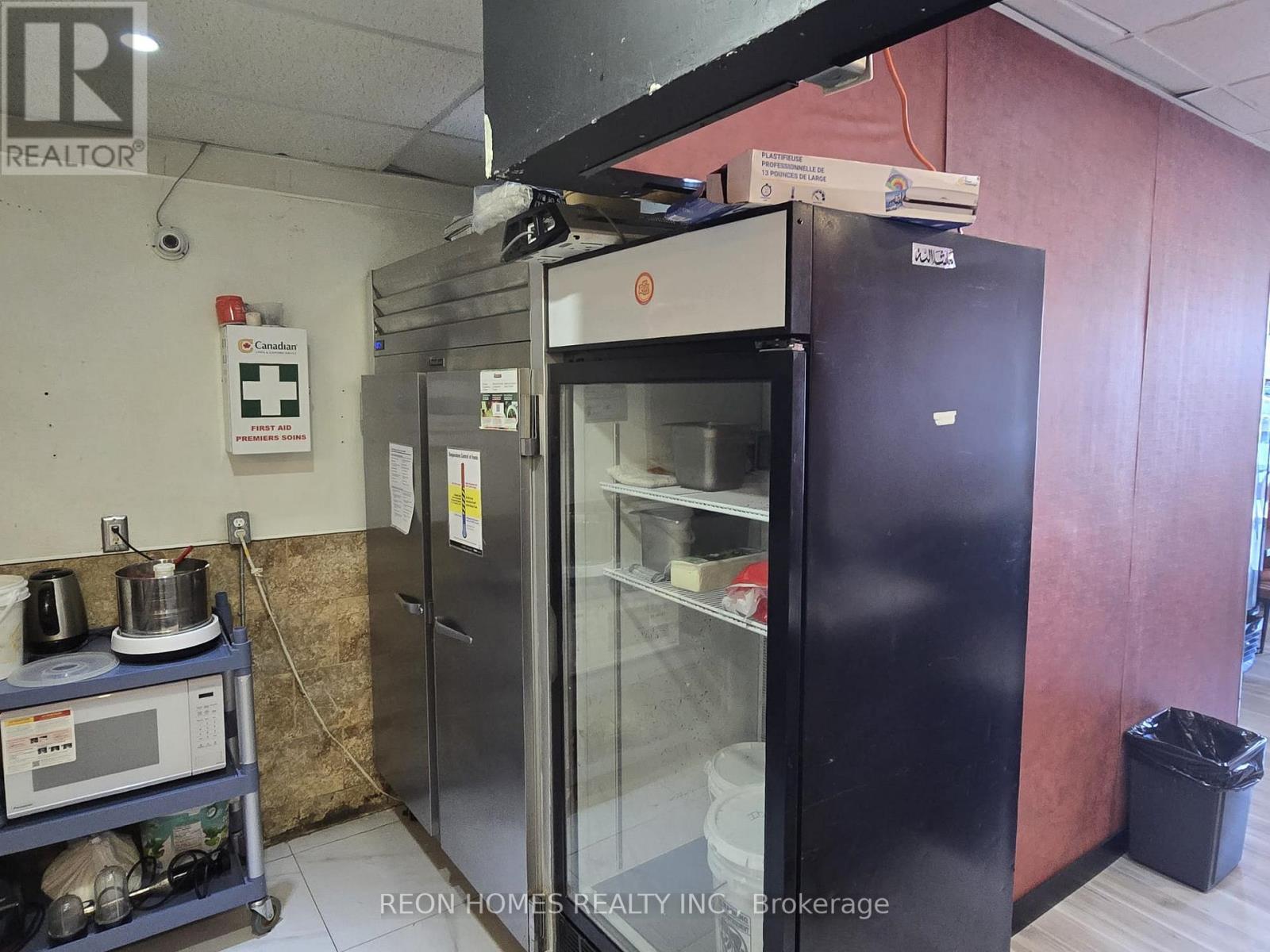 3334 Yonge Street, Toronto, Ontario  M4N 2M4 - Photo 8 - C12997068