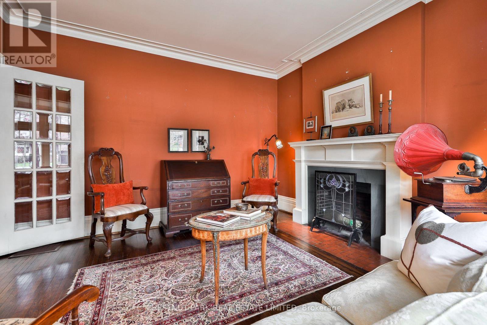 127 Roxborough Drive, Toronto, Ontario  M4W 1X5 - Photo 6 - C12997172