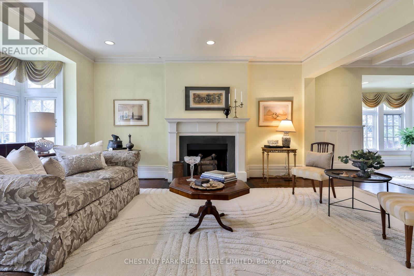 127 Roxborough Drive, Toronto, Ontario  M4W 1X5 - Photo 7 - C12997172