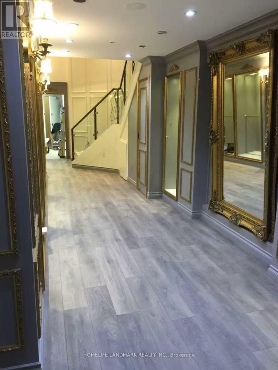 3 - 5 NORTHTOWN WAY, Toronto, Ontario