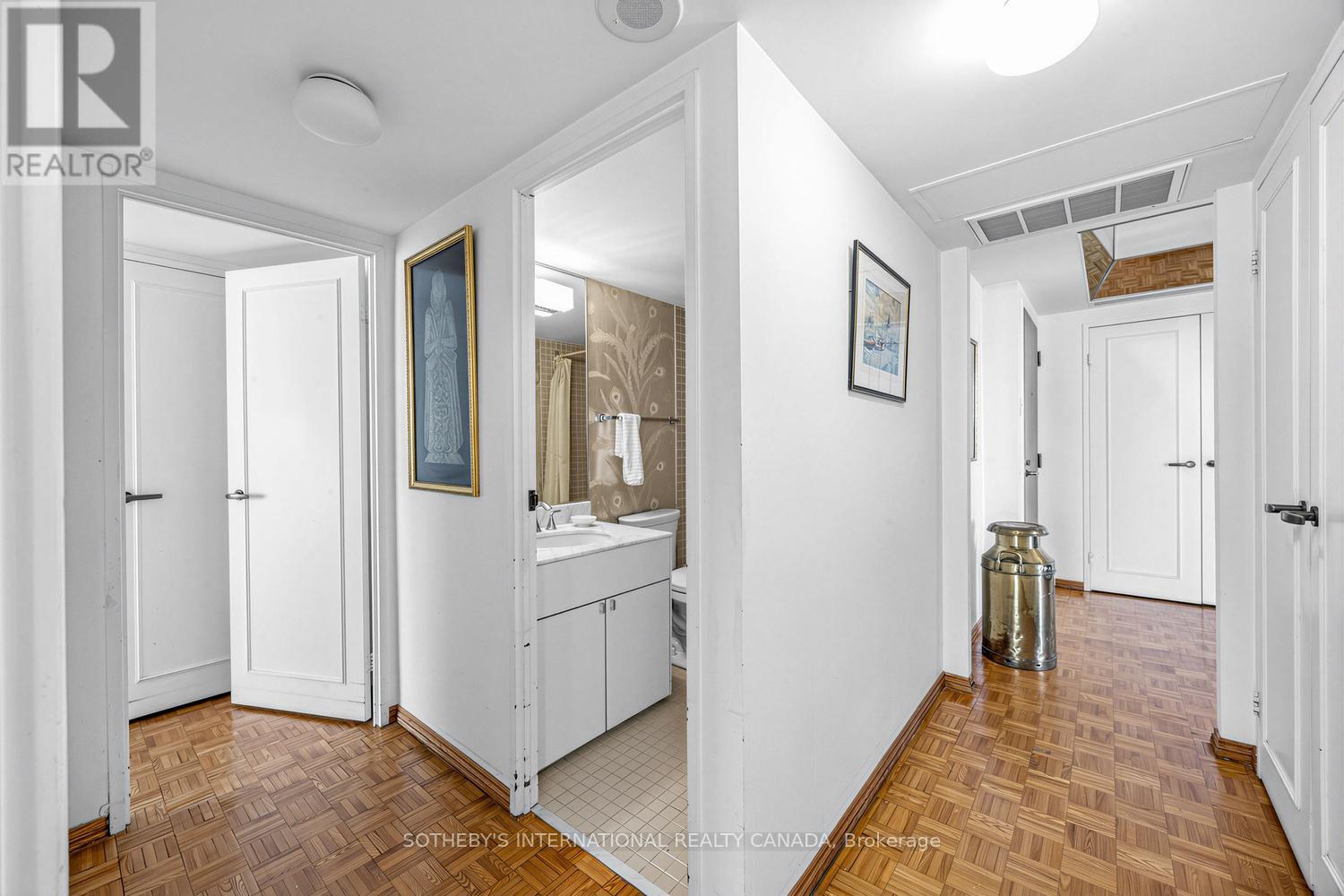 1002 - 61 St Clair Avenue W, Toronto, Ontario M4V 2Y8 - Photo 17 - C12997176