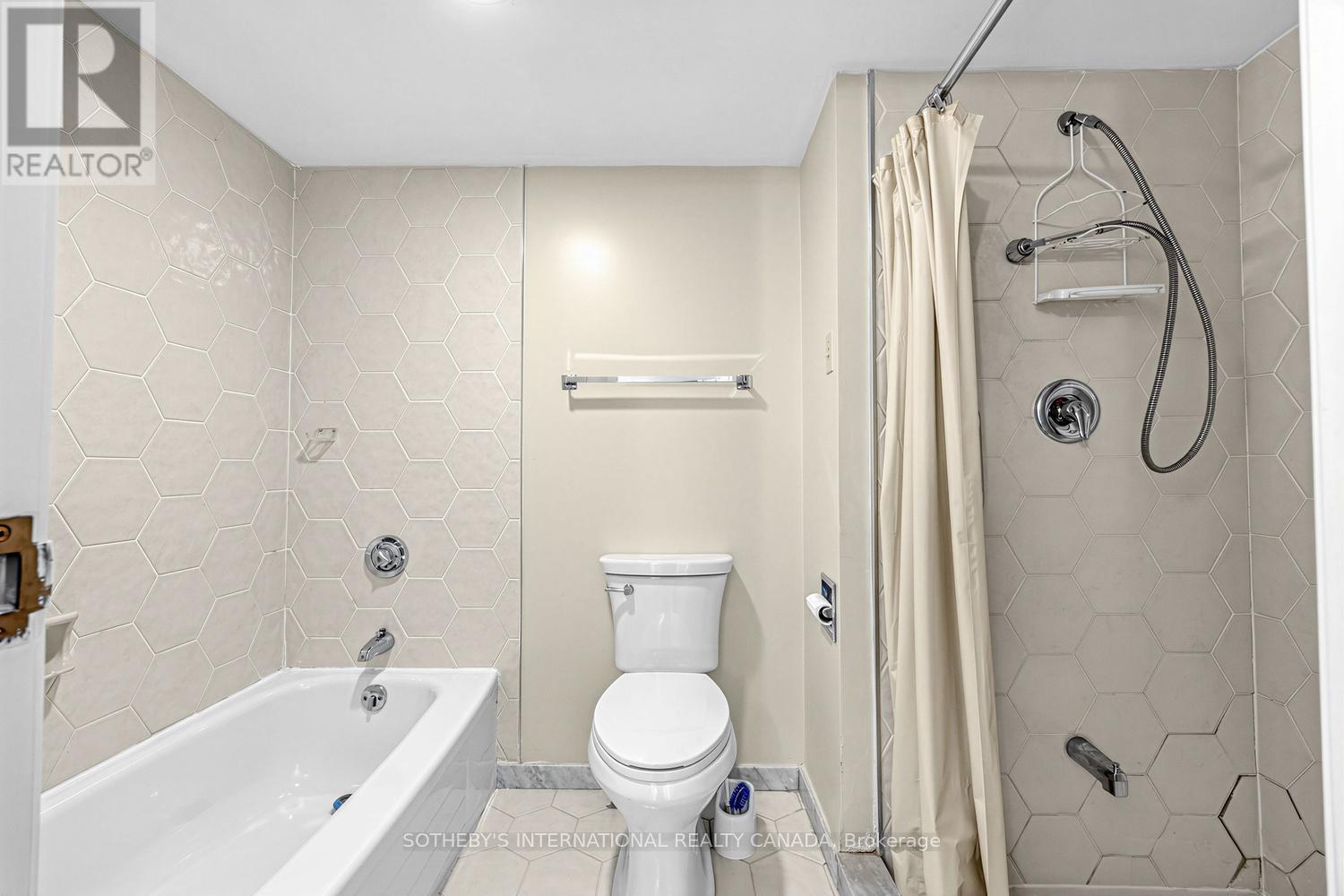 1002 - 61 St Clair Avenue W, Toronto, Ontario M4V 2Y8 - Photo 22 - C12997176