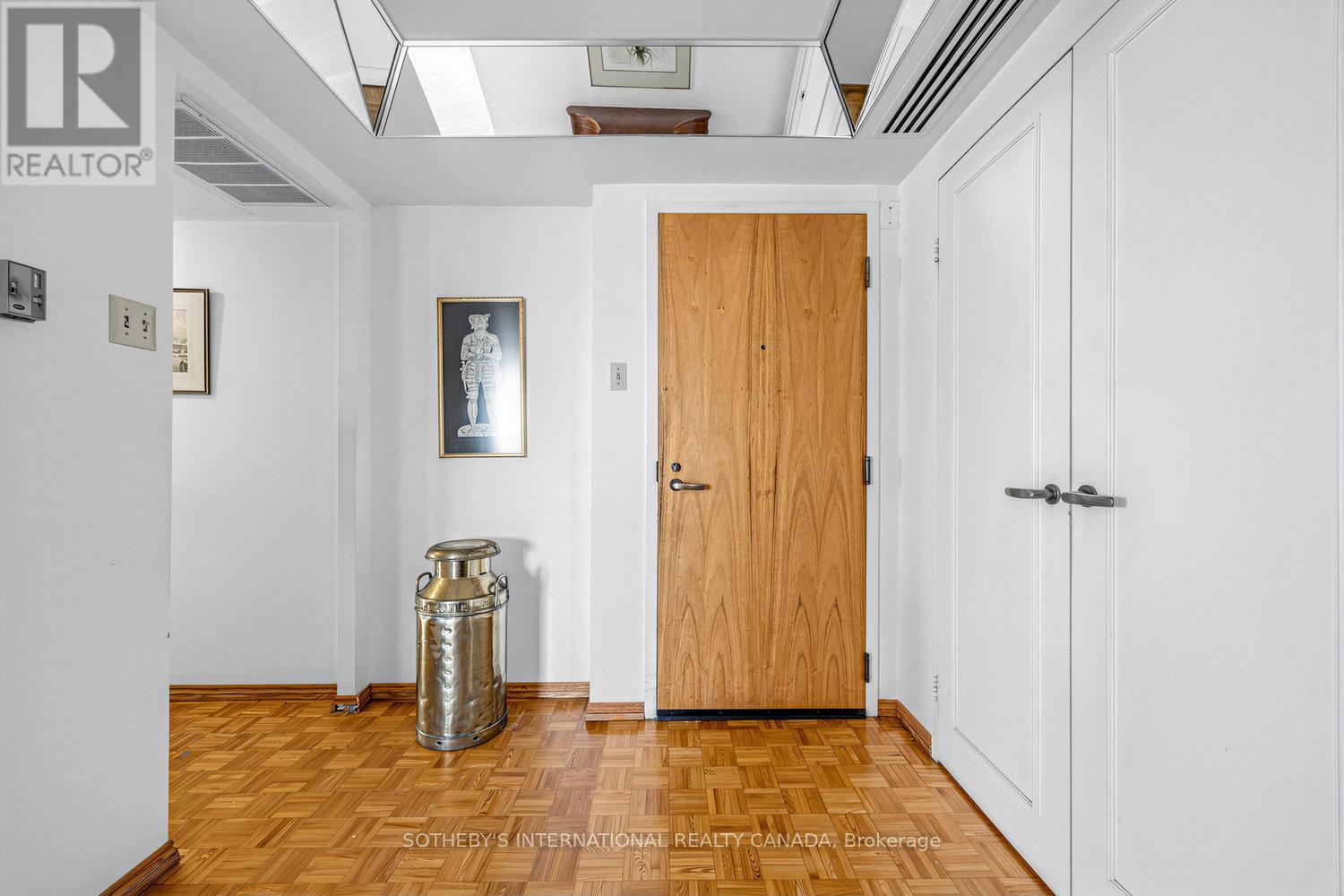 1002 - 61 St Clair Avenue W, Toronto, Ontario M4V 2Y8 - Photo 3 - C12997176