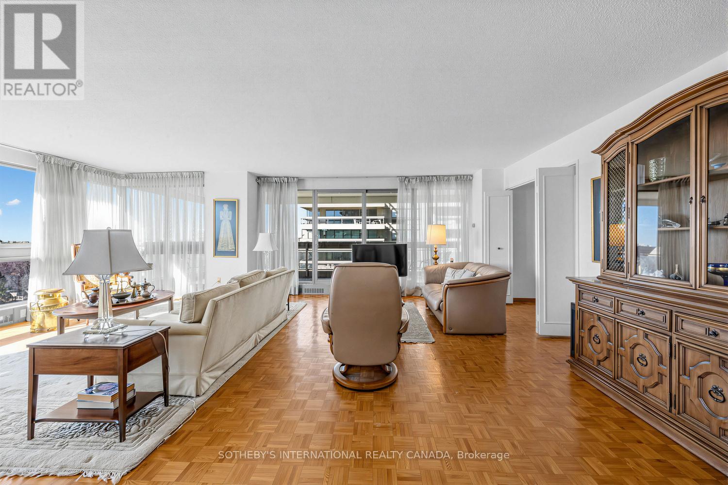 1002 - 61 St Clair Avenue W, Toronto, Ontario M4V 2Y8 - Photo 5 - C12997176