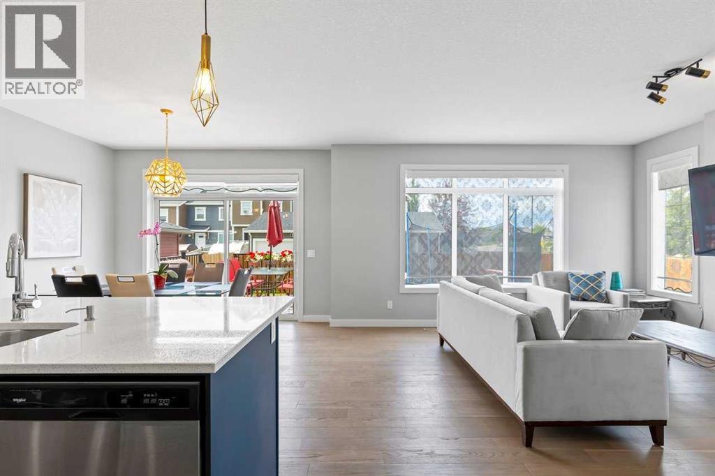 79 Sunrise Way, Cochrane, Alberta  T4C 2S3 - Photo 10 - A2279064