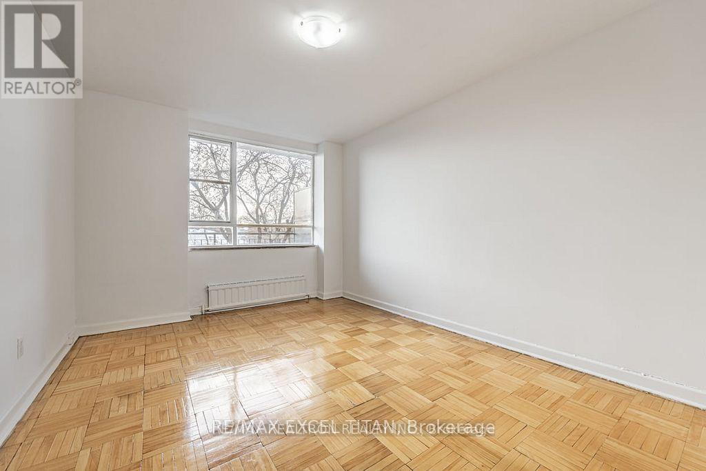 401 - 165 Cosburn Avenue, Toronto, Ontario  M4J 2L3 - Photo 2 - E12997022