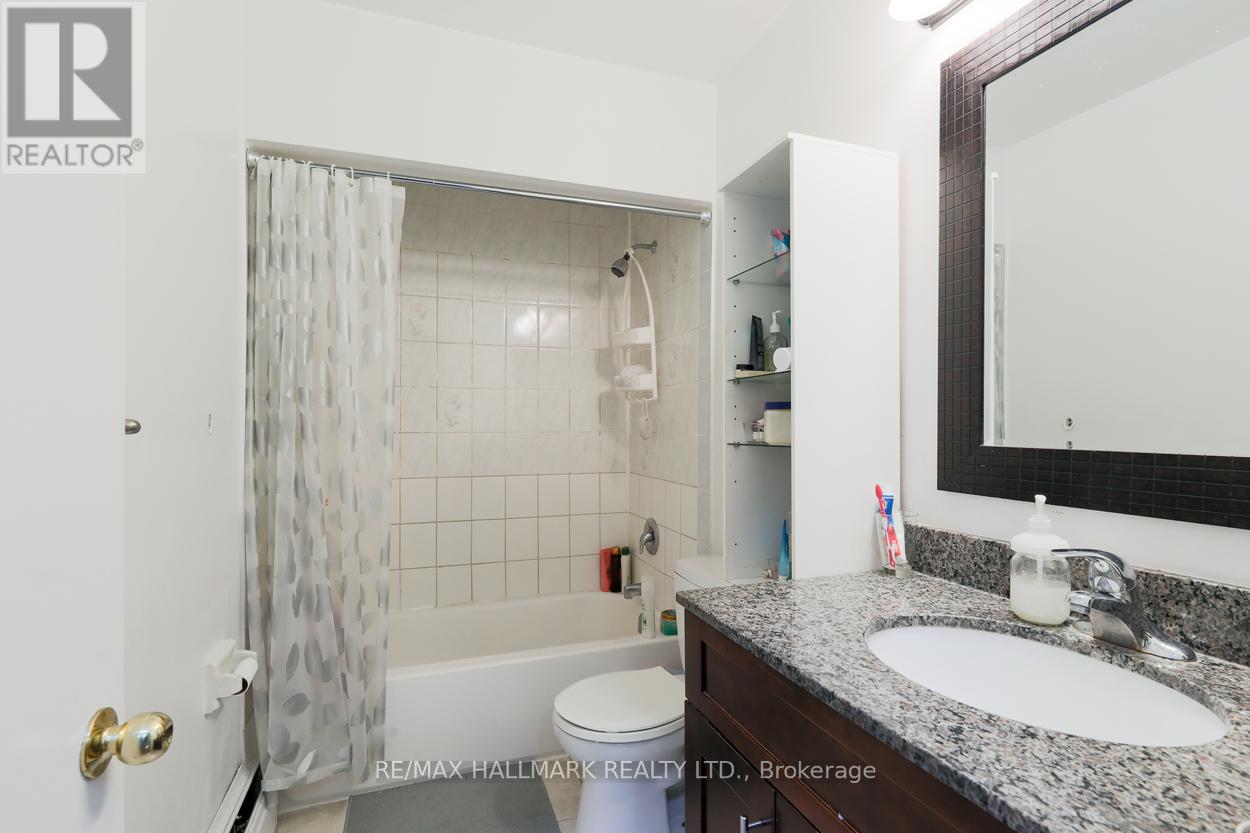2 - 2844 Danforth Avenue, Toronto, Ontario  M4C 1M1 - Photo 16 - E12997080