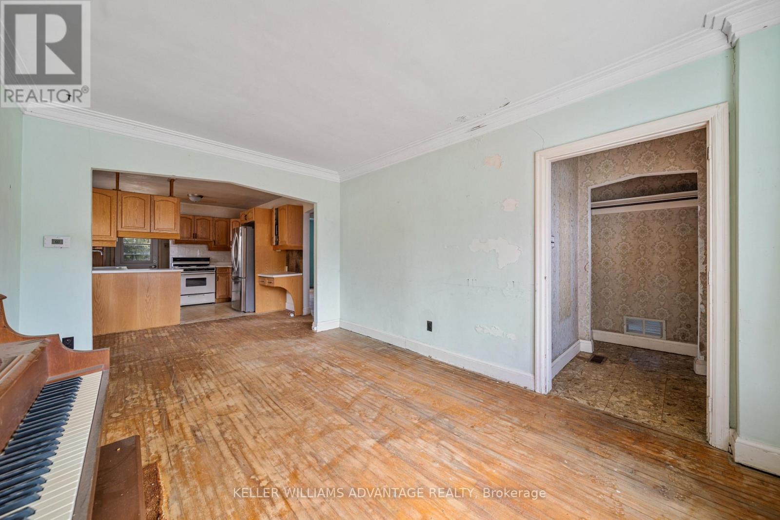 90 Hollis Avenue, Toronto, Ontario  M1N 2C7 - Photo 3 - E12997150