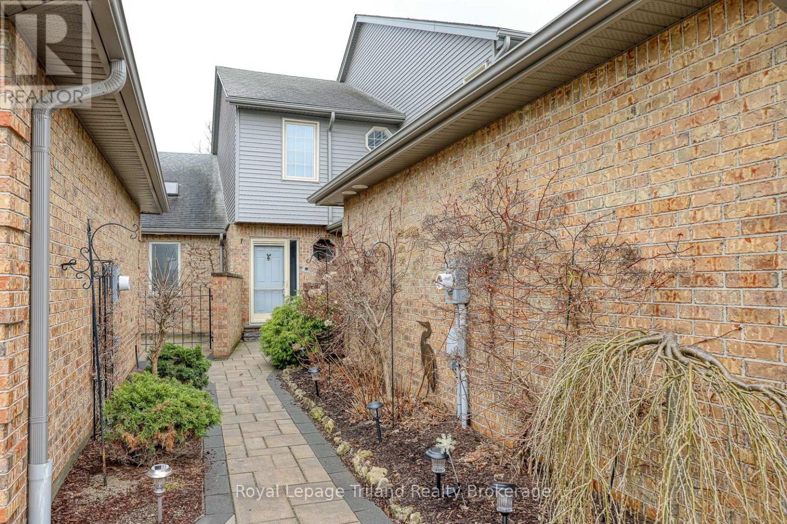 637 Lansdowne Avenue, Woodstock, Ontario  N4T 1K2 - Photo 2 - X12929840