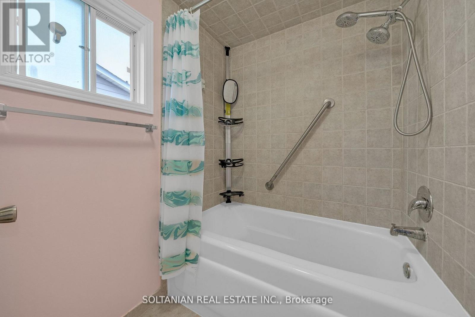 54 Braeburn Drive, Markham, Ontario  L3T 4W8 - Photo 21 - N12997200